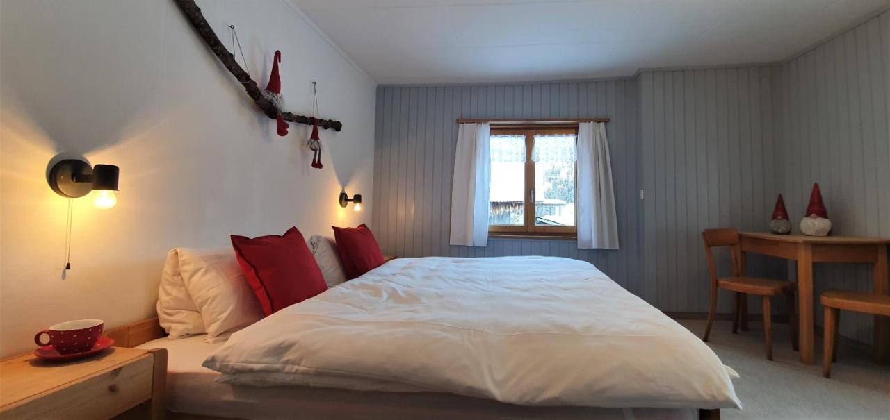 B&B Piz D'Err Tinzen Buitenkant foto